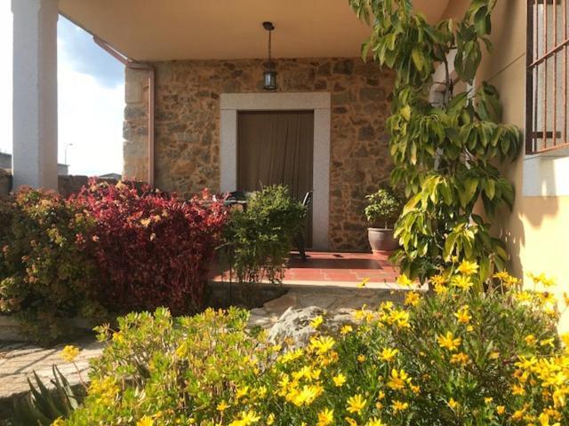 Apartamentos El Jardin Del Poeta Guijo de Granadilla Δωμάτιο φωτογραφία