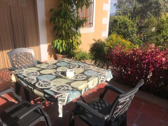 Apartamentos El Jardin Del Poeta Guijo de Granadilla Δωμάτιο φωτογραφία