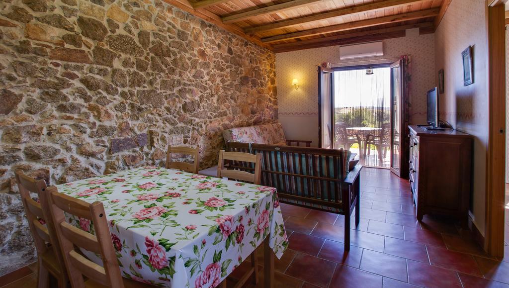 Apartamentos El Jardin Del Poeta Guijo de Granadilla Εξωτερικό φωτογραφία