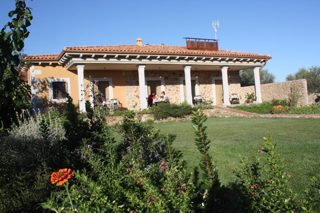 Apartamentos El Jardin Del Poeta Guijo de Granadilla Εξωτερικό φωτογραφία